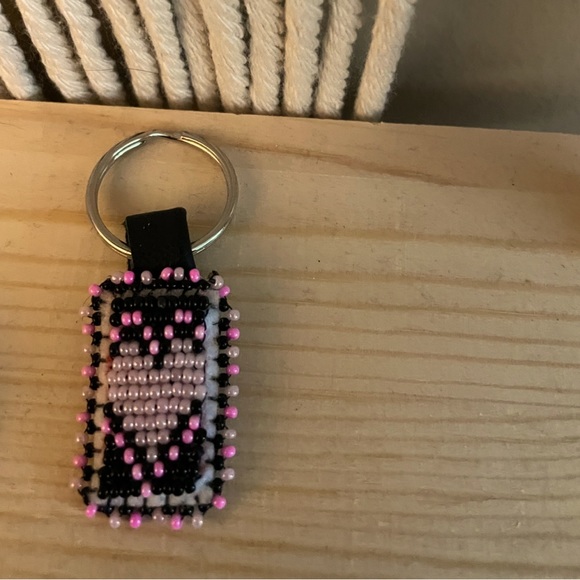 🪡Handmade Mini Beaded ❤️ Keychain - Picture 2 of 4